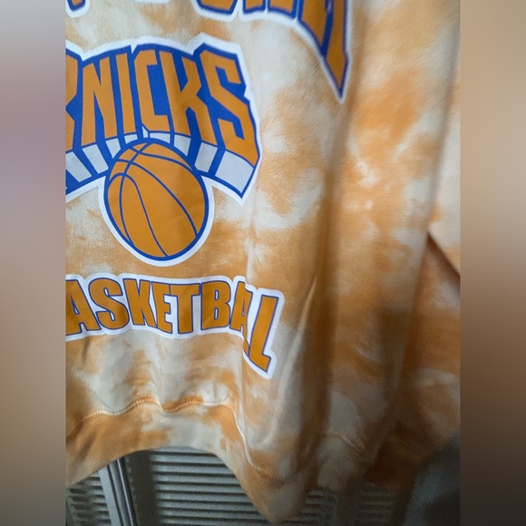 New York Nicks Tie Dye Ladies Sweatshirt-Size XL - Picture 3 of 7